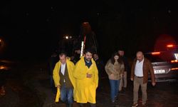 Milletvekili Cem Şahin, taşkından zarar gören yerleri inceledi