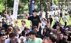 Üniversite sınavlarına girecek öğrencilere jest