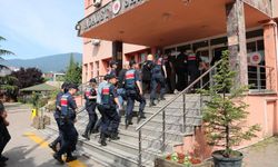 FETÖ mensuplarını yurt dışına kaçıran şüphelilere operasyon: 3 tutuklama