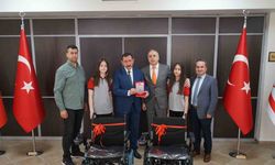 Öğrenciler, topladıkları atık yağlar ile engellilere umut oldu