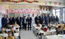 Protokol öğrencilerin karne heyecanına ortak oldu