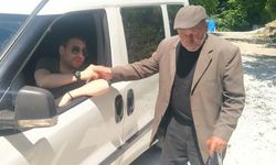 80 yaşındaki Ahmet amcanın imdadına polis yetişti