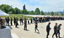 Öğrenciler dondurma ile serinledi