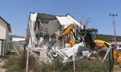 1 haftada 15 kaçak yapı yıkıldı
