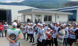 Su fabrikasında işten çıkarılan işçilerden eylem