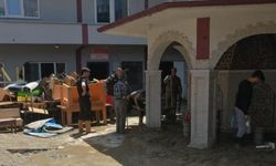 Selin vurduğu beldede cami temizleniyor