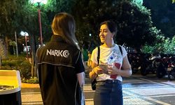 Vatandaşları uyuşturucuya karşı broşürle bilinçlendirdiler