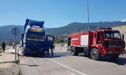 Alev alan tıra itfaiye ekipleri müdahale etti