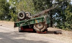Traktör devrildi: 1 ölü, 2 yaralı 