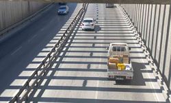 Alt geçitten geçen sürücüler, yola yansıyan ışıklardan şikayetçi