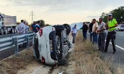 Yoldan çıkan otomobil yan yattı: 3’ü çocuk 6 kişi yaralandı