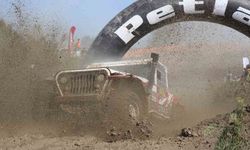 Off-Road yarışlarının seyirci etabı nefes kesti