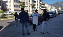 Park halindeki otomobil kurşunlandı