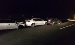 11 araç zincirleme kazaya karıştı: 7 yaralı