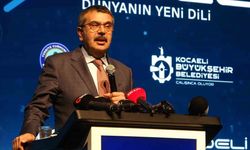 "620 bin akıllı tahtayı okullarımıza dağıtmış olacağız"