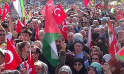 Binlerce kişi İsrail’e tepki için sokağa döküldü