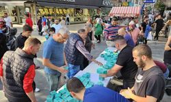 Elma festivalinde 2 ton elma dağıtıldı