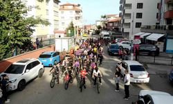 İbrahim Fikri Anıl Ortaokulu öğrencilerinden bisikletli kutlama