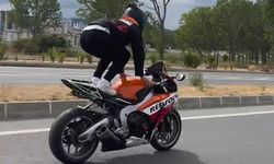 Motosiklet üzerinde tehlikeli yolculuk