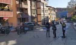 Site Spor Salonu'nun önü polis kaynıyor: Trafiğe kapatıldı 
