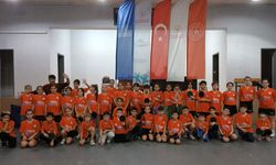 40 sporcuya 100. Yıl Forması