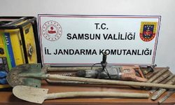 İzinsiz define arayan 4 kişiye suçüstü