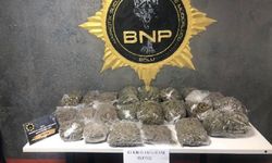2 otomobildeki 13 kilo uyuşturucuyu 'Pako' buldu; 3 tutuklama