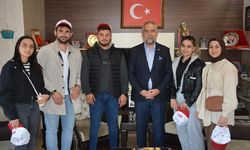 Şükrü Sargın’dan Sosyal Gençlik Kulübü'ne destek
