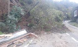 Toprak altında kalan durak yıkıldı