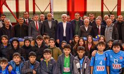 Amatör spor kulüpleri ile sporculara malzeme yardımı