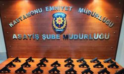Durdurulan araçta 23 adet ruhsatsız tabanca ele geçirildi: 3 gözaltı