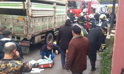 Kamyonetin çarptığı yaşlı adam, aracın altında ezildi