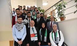 Rektör Prof. Dr. Nedim Sözbir, Filistinli öğrencilerle bir araya geldi