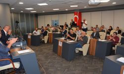 Hastanede tedavi gören belediye meclis üyesi toplantıya telefonla katıldı