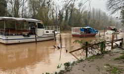 Irmağın su seviyesi yükseldi: 8 köye ulaşımı sağlayan köprü kapatıldı