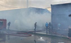 Lastik kaplama dükkanında yangın