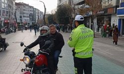 Kapalı caddeye motosikletle girenlere ceza kesildi