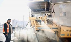 Trafiği rahatlatacak çalışma: 100 ton asfalt serimi yapıldı