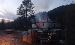 Yangın paniği: Köylüler işçileri kurtarmak için kapıları balyozla kırdı