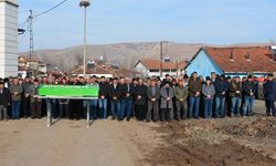 İki ailenin kavgasında ölen Salih Akarsu, güvenlik önlemleri altında toprağa verildi