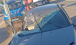 Minibüs otomobile çarptı: 1 yaralı