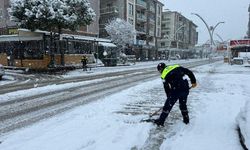 Bartın'da kar etkili oldu; 46 köy yolu ulaşıma kapandı