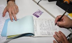 Bulduğu kredi kartını zabıtaya teslim etti