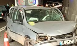Tünel içinde 2 otomobil çarpıştı: 5 yaralı