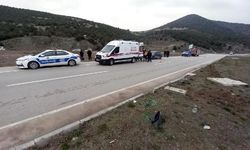 Otomobil devrildi: 3 yaralı