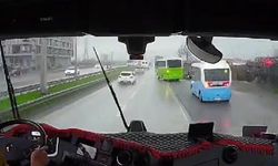 Yolcu minibüsü sürücüsünün trafikteki tehlikeli anları kamerada