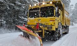Kar sebebiyle kapanan köy yolları açıldı