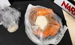 Durdurulan 2 araçtan uyuşturucu çıktı
