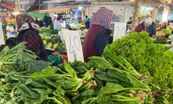 Halk pazarı en yoğun günlerinden birini yaşadı