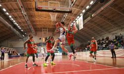 Kocaeli BŞB Kağıtspor: 87 - Semt77 Yalovaspor: 96
